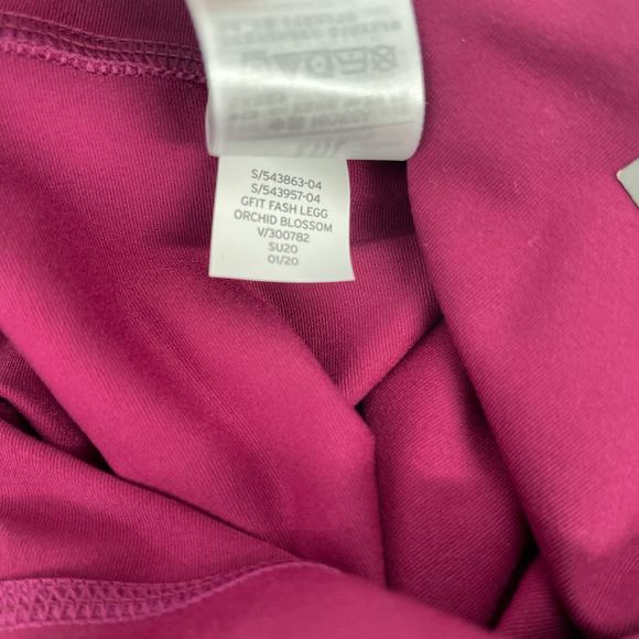 GAP FIT Leggings Size Extra Small NWT Dry Wicking Breathable Capri Cropped - Picture 11 of 12